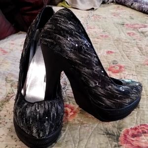 BKE sole The Buckle sequined heels with zipper platform size 8